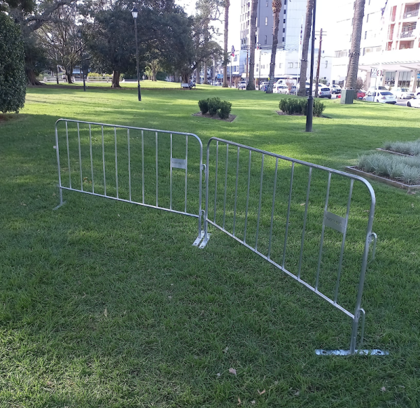 crowd control barriers